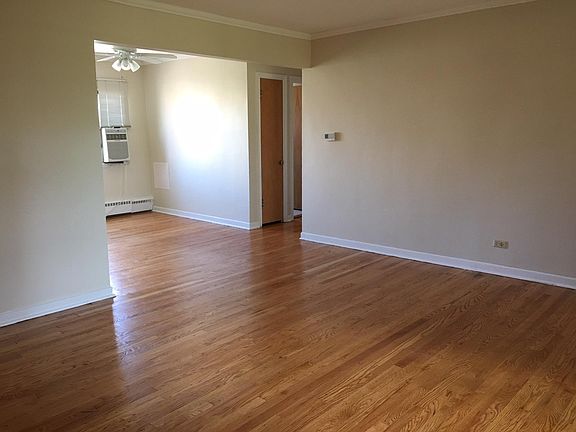 3rd image of 1535 Monroe Ave APT 2