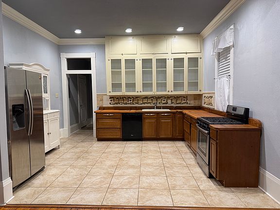 4th image of 1008 Nolan St