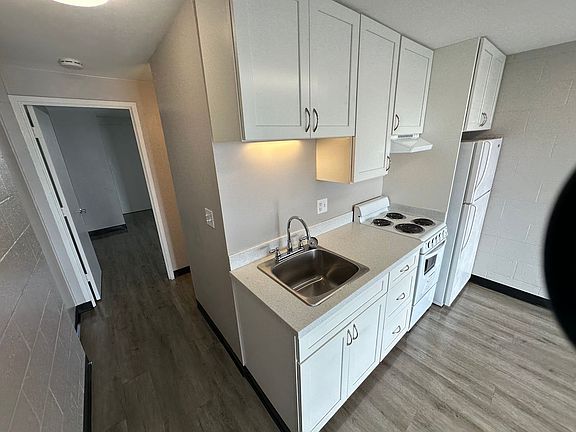 5th image of 1301 Lusitana St #402
