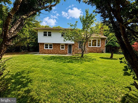 3rd image of 104 Jericho Rd
