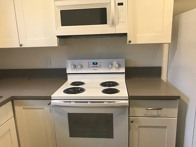 University Place Apartments — Photo 9