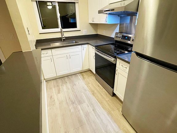 5th image of 1195 Weyburn Ln APT D