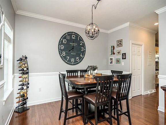 4th image of 523 Paddington Ln