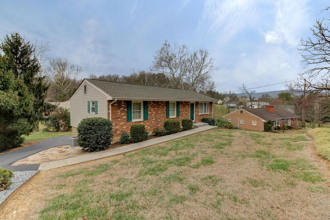 1831 McVitty Rd, Salem, VA 24153 Zillow