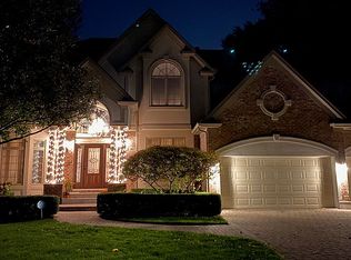 307 Lexington Ct, Schaumburg, IL