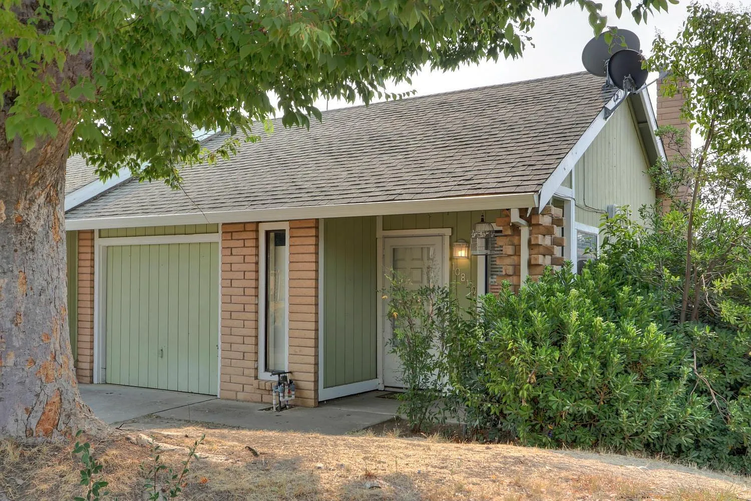 10810 Paiute Way photo 1