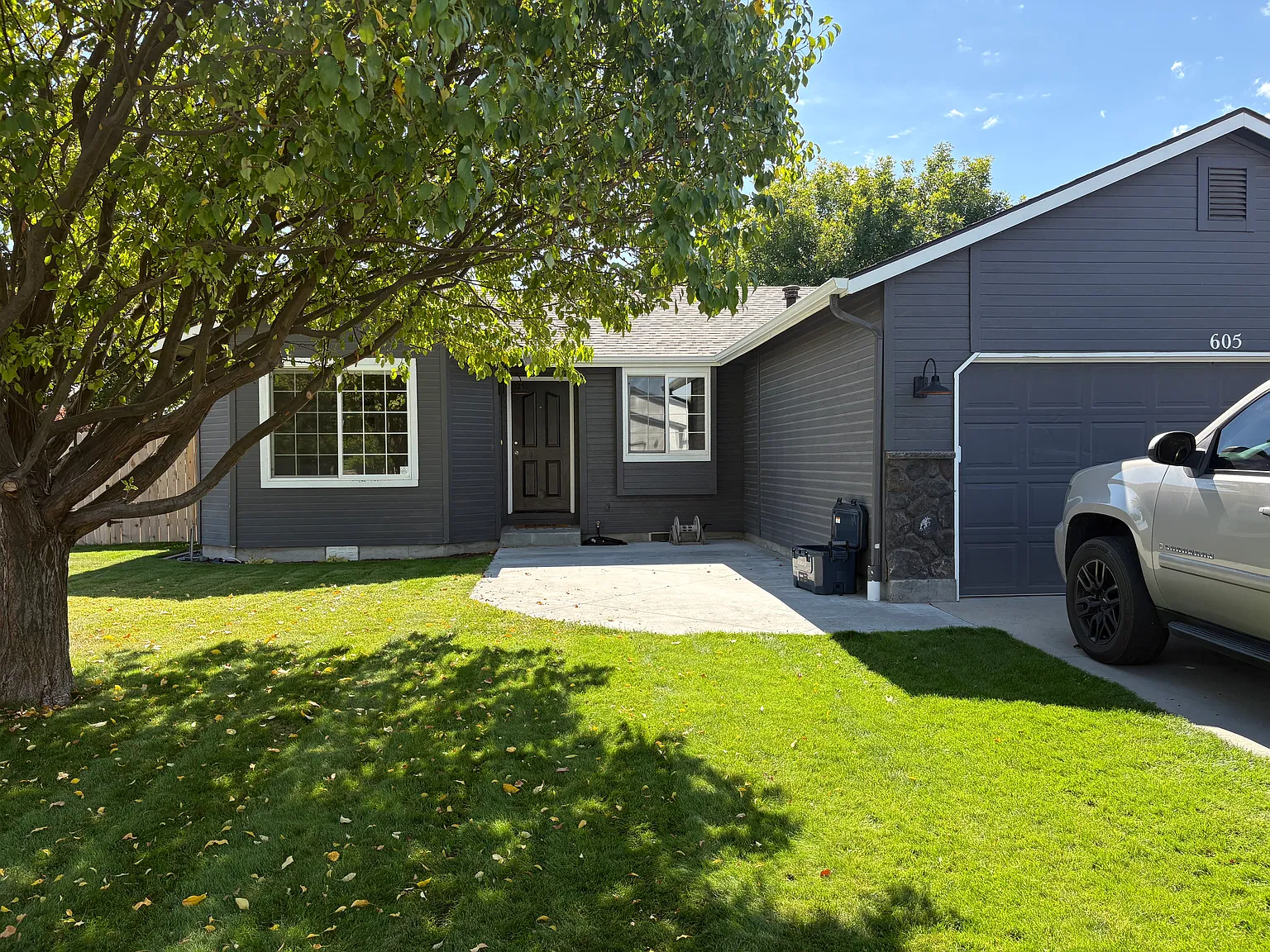 605 Autumn Pl — Photo 1