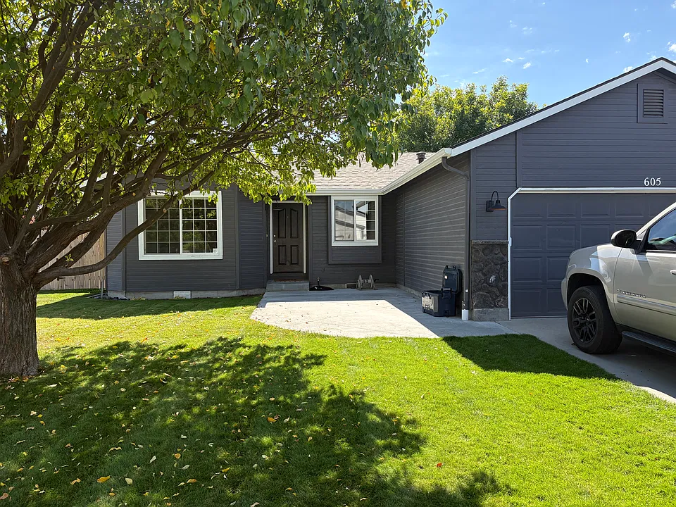 605 Autumn Pl