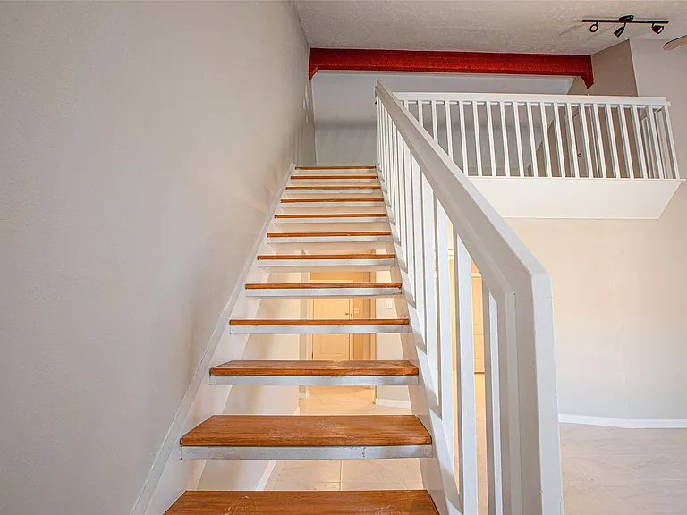 16042 Bear Hill Dr — Photo 28