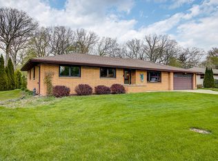 5323 Radcliff Dr, Greendale, WI 53129