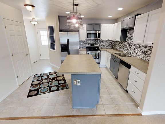 3rd image of 1714 Park Side Ct