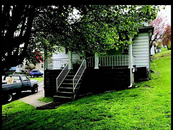 3rd image of 434 Barnes St