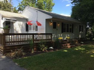 7 Clover St, Dartmouth, MA 02748