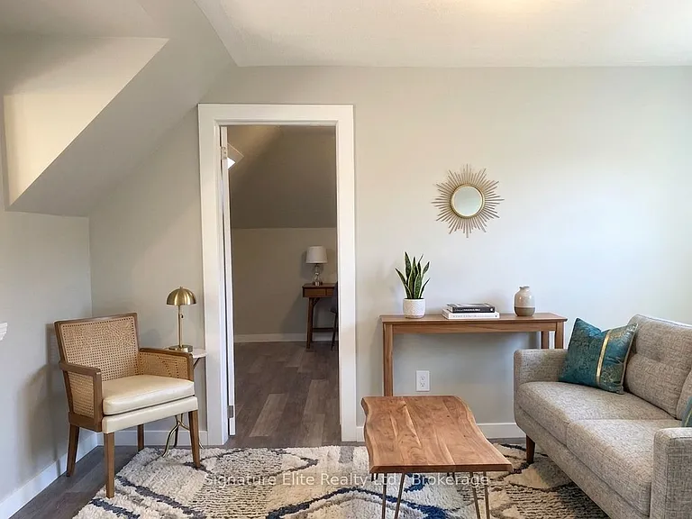 193 Wentworth St N #3 — Photo 1