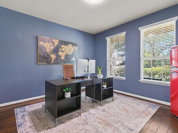 5th image of 561 Stone View Trl