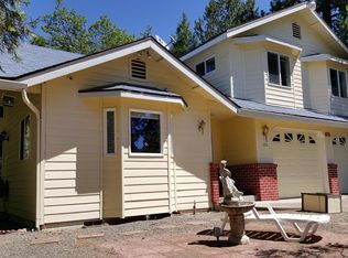 300 Hill Top Dr, Grants Pass, OR