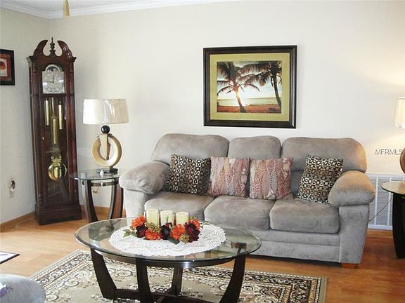 3rd image of 10648 Sandalwood Ct
