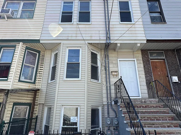 519 Mercer St #1 — Photo 13