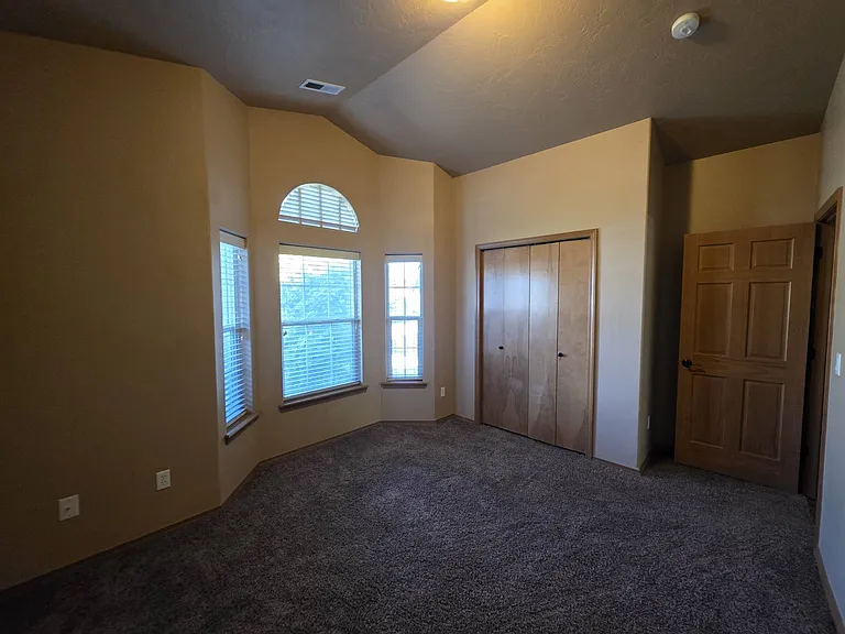 2300 Meridian Ave — Photo 19