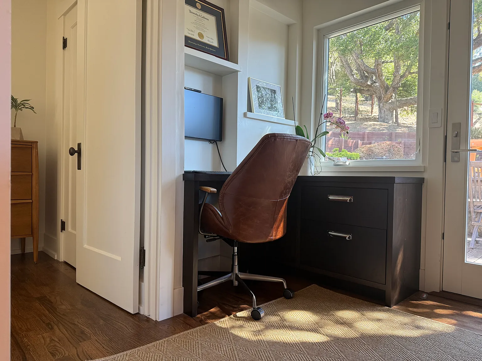 2 bed, 855 sqft, $4,200 — Photo 4