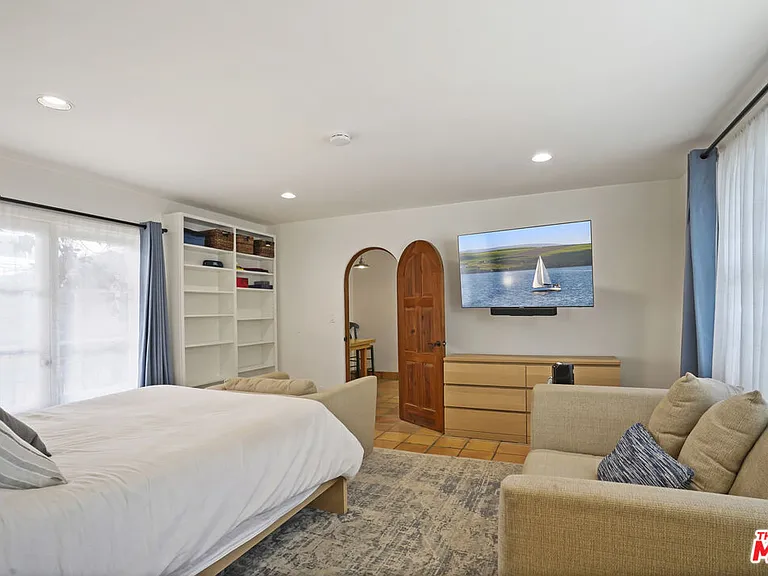 7332 Birdview Ave — Photo 24