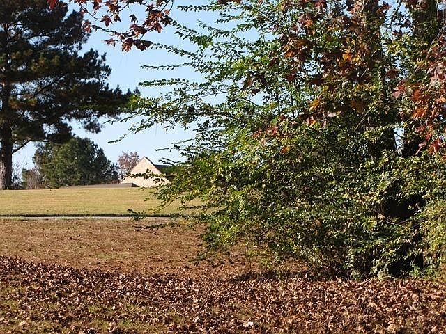 2nd image of 35 Canebrake Blvd