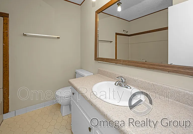 5827 Darien Dr — Photo 23