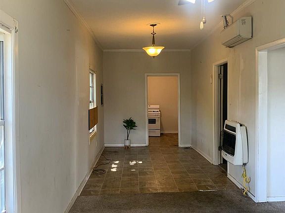 5th image of 807 W Desoto St