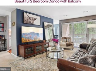 11220 Chestnut Grove Sq APT 122, Reston, VA 20190