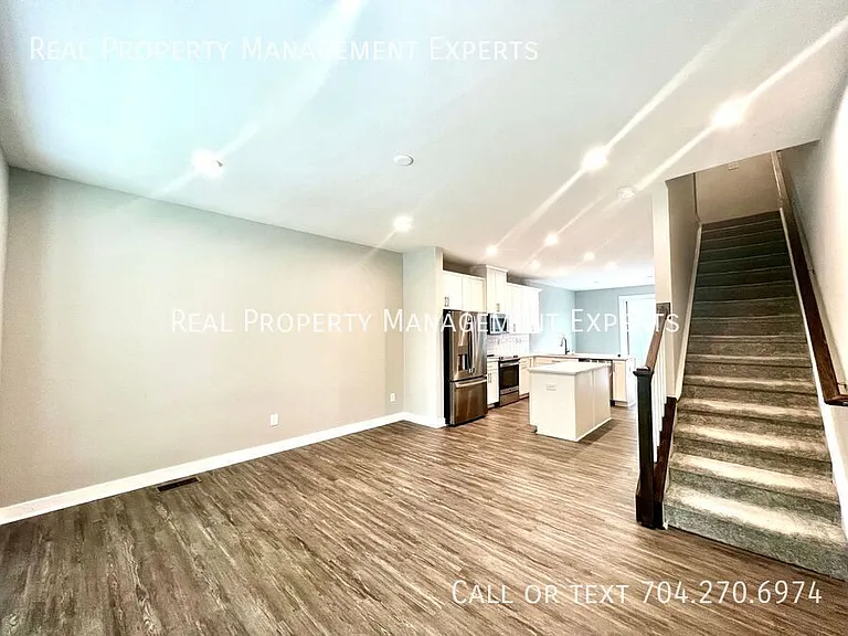 528 Billingsley Rd — Photo 6