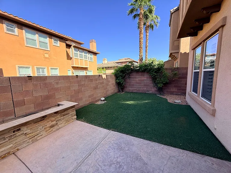 464 Via Palermo Dr — Photo 13