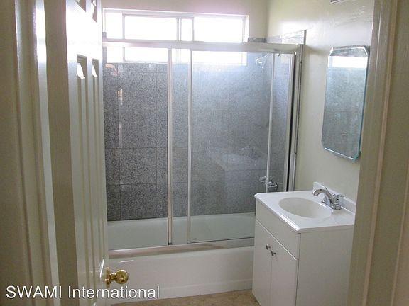 5th image of 947 Myrtle Ave APT 06