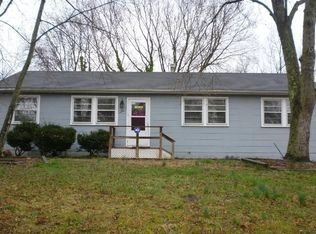 1221 Fairbank Ln, North Chesterfield, VA 23225