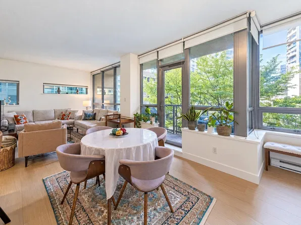 1308 Hornby St #309, Vancouver, BC V6Z 0C5
