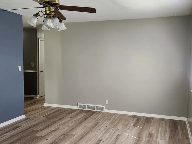 1440 Meadow Dale Dr — Photo 11