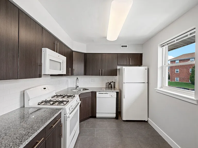 Rock Hill Apartments — Photo 3