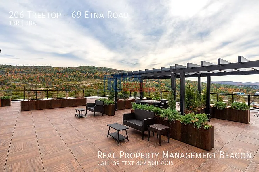 Building Photo - 206 Treetop #69