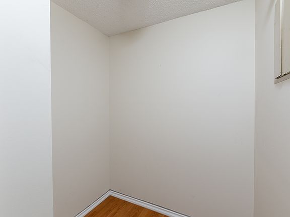 4th image of 8460 Ackroyd Rd #129