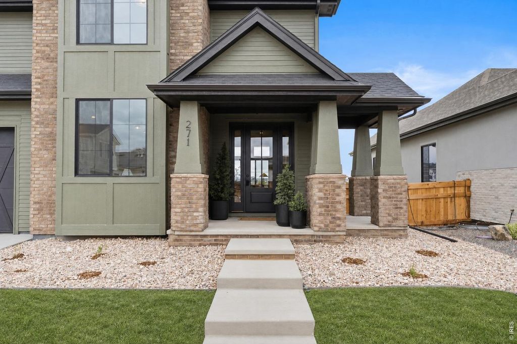 271 Cornelia Dr