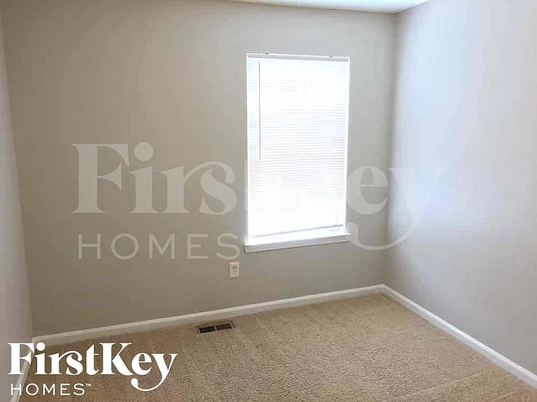5623 Crystal Hl — Photo 18