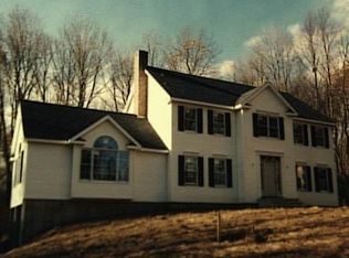 37 Owl Ridge Ln, Newtown, CT 06482