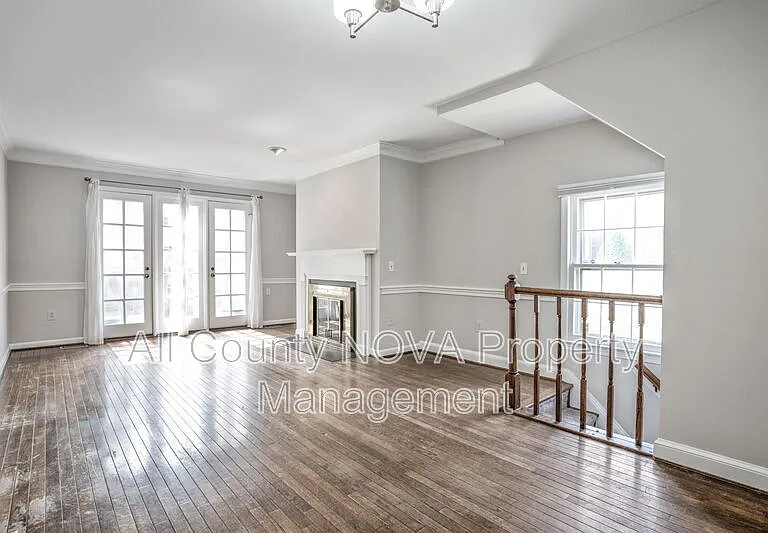 1203 Michigan Ct — Photo 13