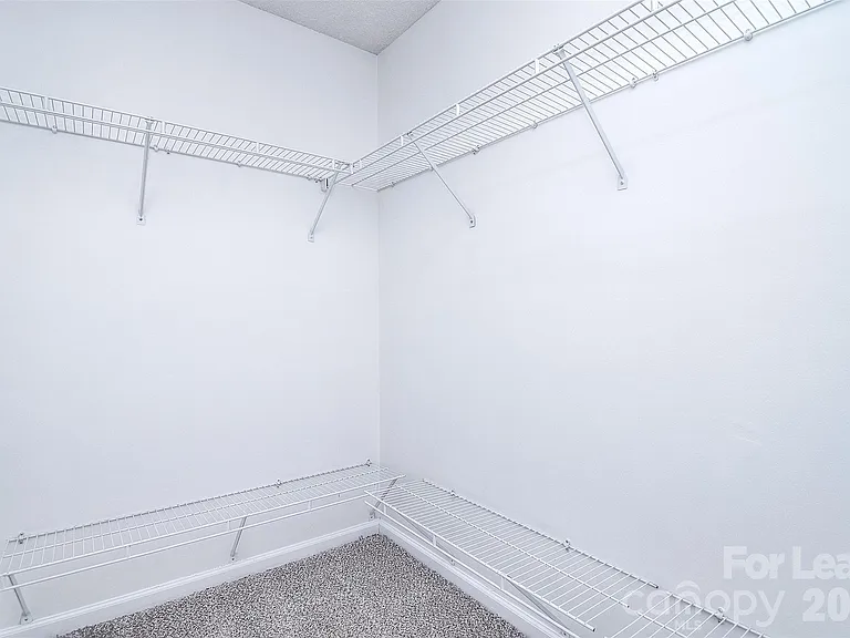 550 Carlisle Dr — Photo 31