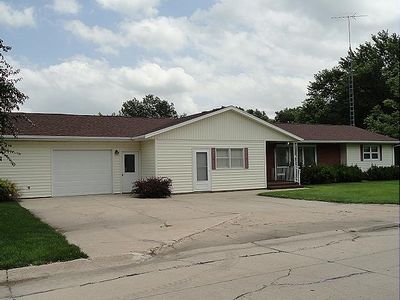 1411 10th Ave, Central City, NE, 68826