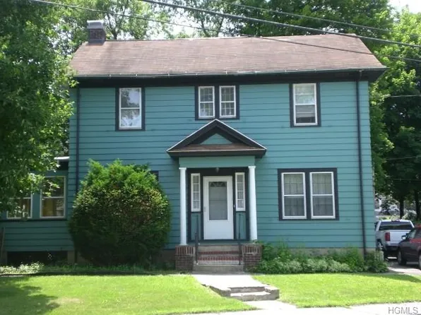 14 Wickham Ave, Middletown, NY 10940