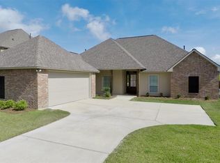 8669 Sandpiper St, Denham Springs, LA 70706