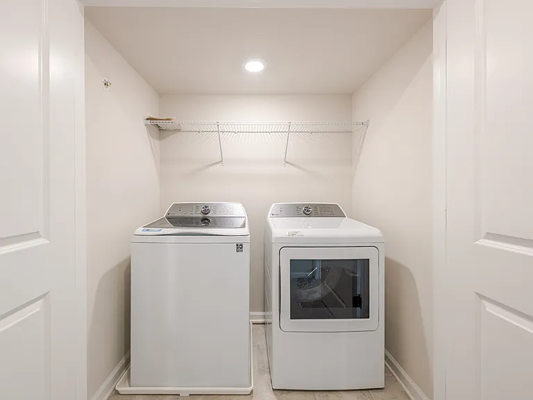 2401 Stella Pl — Photo 17