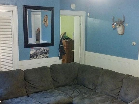 34 Bragaw St., U#1 - Living Room