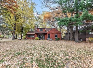 2483 Knollwood Dr, New Brighton, MN 55112