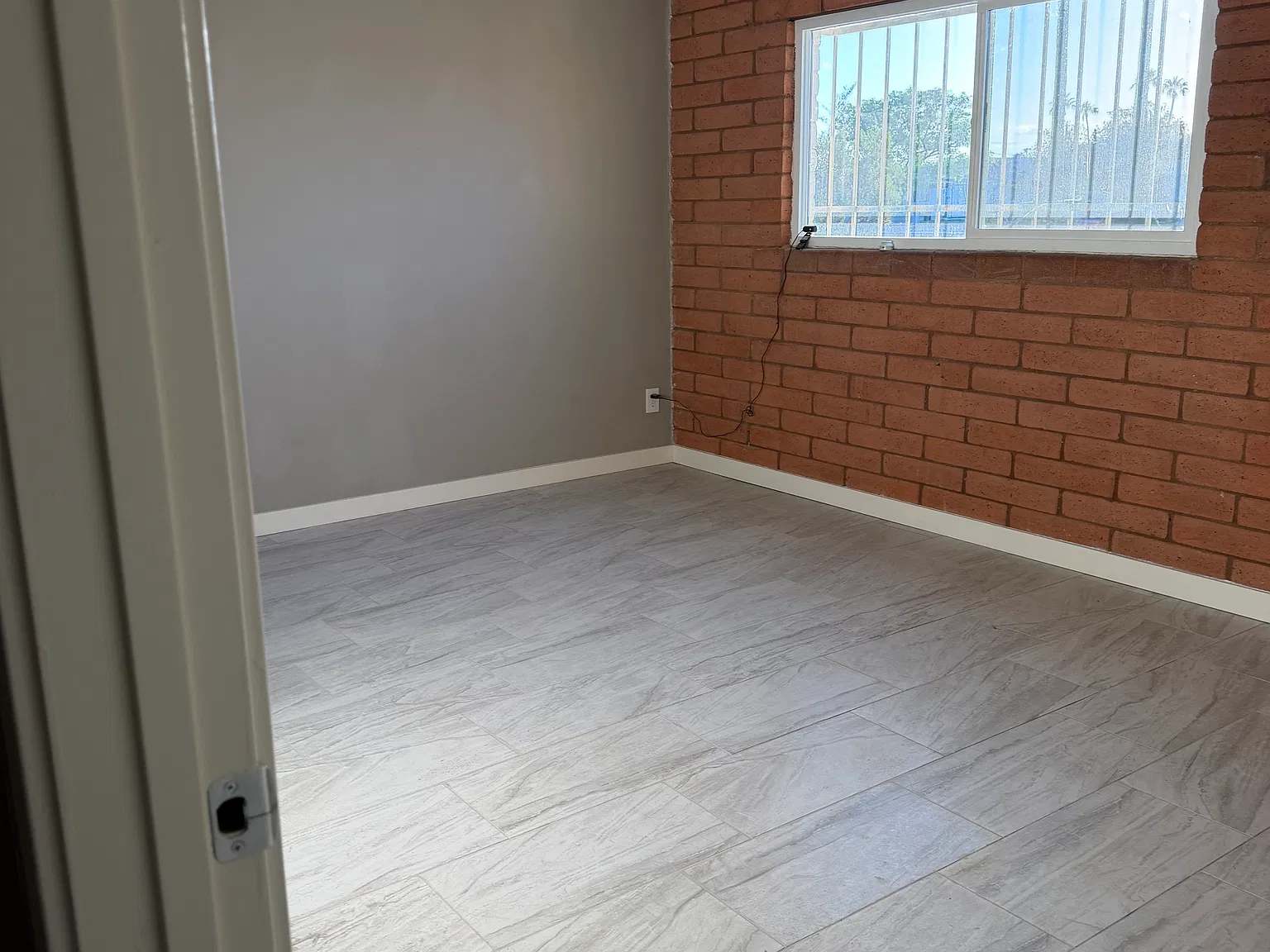 6 bed, 2230 sqft, $2,500 — Photo 4